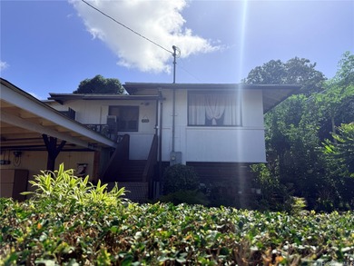 Beach Home Sale Pending in Honolulu, Hawaii