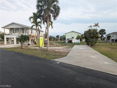 Beach Lot For Sale in Fort Myers, Florida