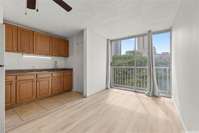 Beach Condo For Sale in Honolulu, Hawaii