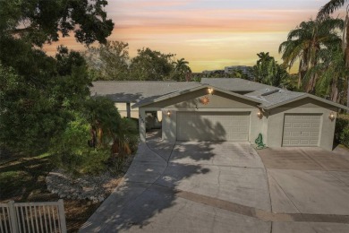 Beach Home For Sale in Sarasota, Florida