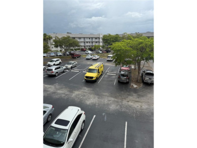 Beach Condo Sale Pending in Sunrise, Florida