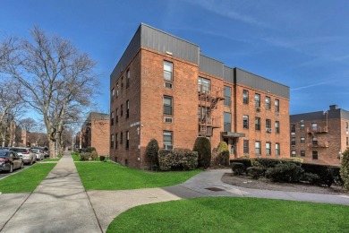 Beach Home For Sale in Bayside, New York