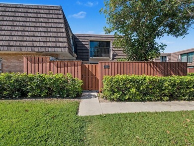 Beach Townhome/Townhouse For Sale in Jupiter, Florida