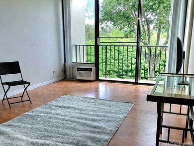 Beach Condo Active Under Contract in Aiea, Hawaii