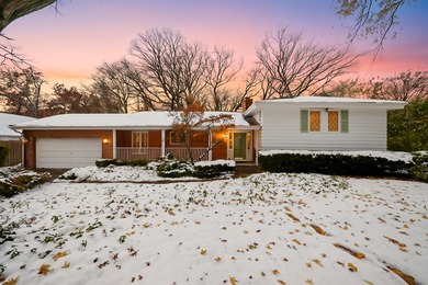 Beach Home For Sale in Lake Forest, Illinois