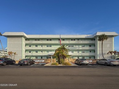 Beach Condo For Sale in New Smyrna Beach, Florida