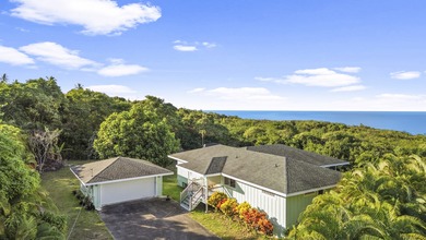 Beach Home For Sale in Captain Cook, Hawaii