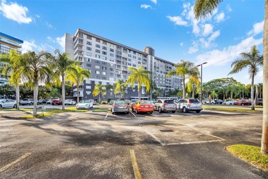 Beach Condo For Sale in Hollywood, Florida
