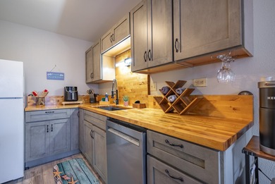 Beach Condo Active Under Contract in Hilo, Hawaii