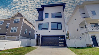 Beach Home Sale Pending in Keansburg, New Jersey