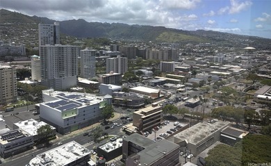 Beach Condo Sale Pending in Honolulu, Hawaii