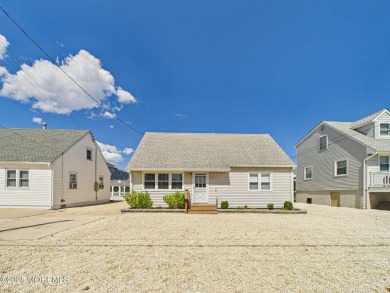 Beach Home Sale Pending in Surf City, New Jersey