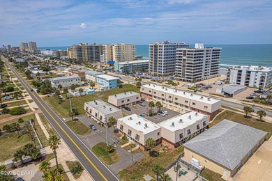 Beach Condo For Sale in Daytona Beach Shores, Florida