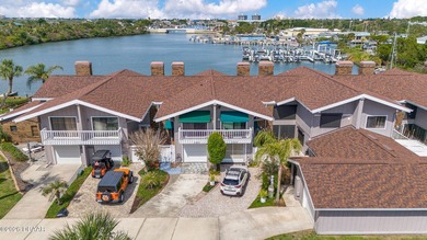 Beach Townhome/Townhouse For Sale in New Smyrna Beach, Florida