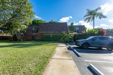 Beach Townhome/Townhouse For Sale in Deerfield Beach, Florida