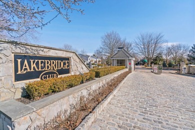 Beach Condo Sale Pending in Kings Park, New York