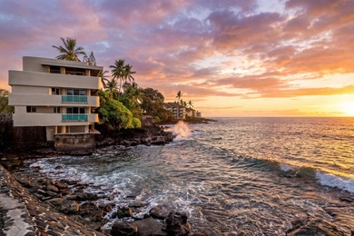 Beach Home For Sale in Kailua Kona, Hawaii