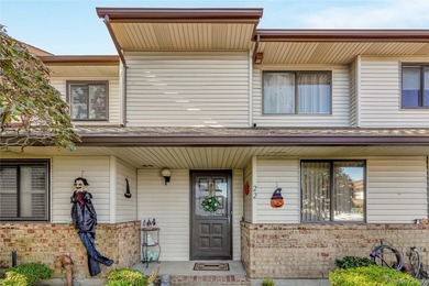 Beach Condo For Sale in Wantagh, New York