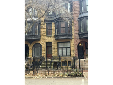 Beach Home For Sale in Chicago, Illinois