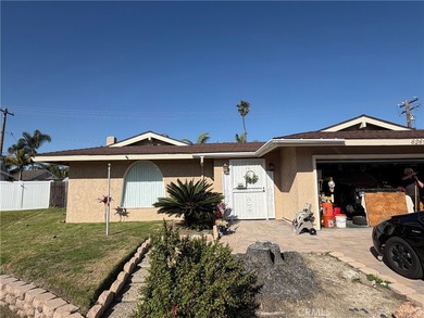 Beach Home For Sale in Huntington Beach, California