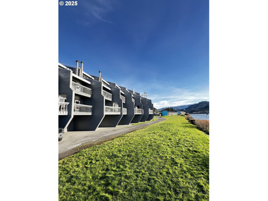 Beach Condo For Sale in Gold Beach, Oregon