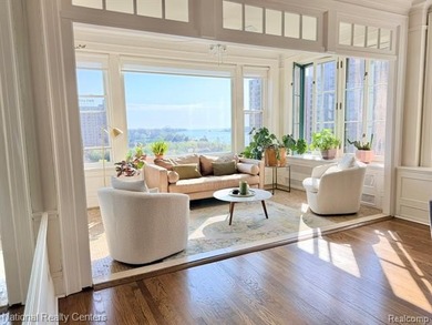 Beach Condo For Sale in Detroit, Michigan