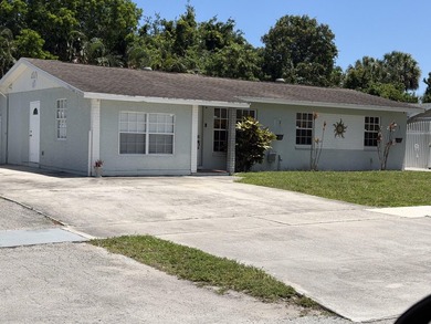 Beach Home For Sale in West Palm Beach, Florida