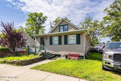 Beach Home Sale Pending in Keansburg, New Jersey