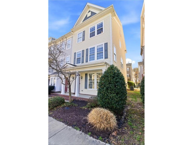 Beach Townhome/Townhouse For Sale in Portsmouth, Virginia