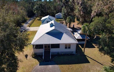 Beach Home For Sale in Apalachicola, Florida