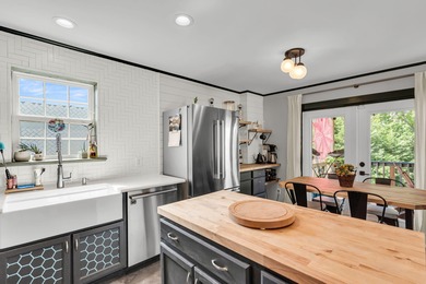 Beach Home For Sale in Charleston, South Carolina