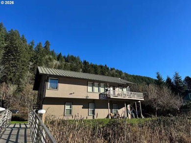 Beach Home For Sale in Mapleton, Oregon