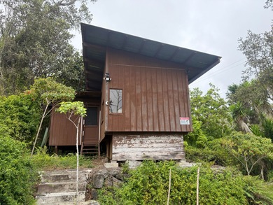 Beach Acreage Active Under Contract in Captain Cook, Hawaii