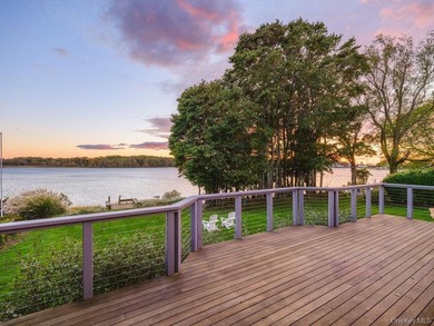 Beach Home For Sale in Southold, New York