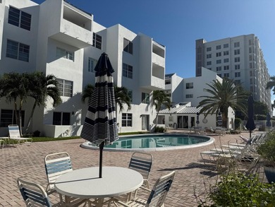 Beach Condo For Sale in Pompano Beach, Florida