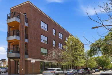 Beach Condo Active Under Contract in Chicago, Illinois