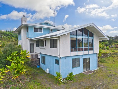 Beach Home Active Under Contract in Kealakekua, Hawaii
