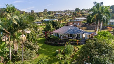 Beach Home Active Under Contract in Kealakekua, Hawaii