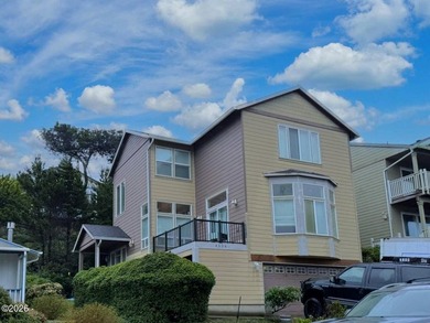 Beach Home For Sale in Lincoln City, Oregon