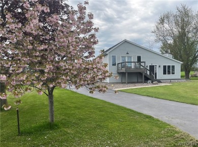 Beach Home For Sale in Barker, New York