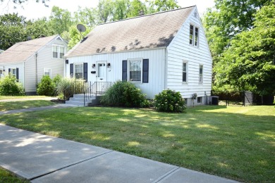 Beach Home For Sale in New Haven, Connecticut