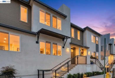 Beach Townhome/Townhouse Sale Pending in Hayward, California