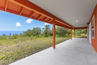 Beach Home For Sale in Captain Cook, Hawaii