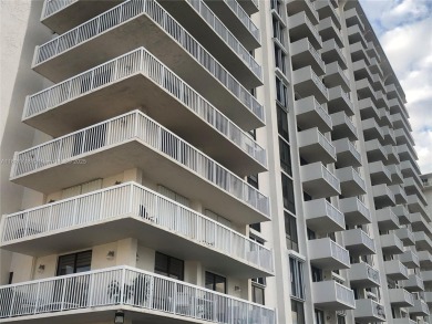 Beach Condo For Sale in Hollywood, Florida