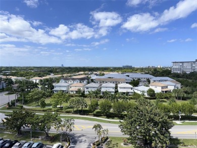Beach Condo For Sale in Hollywood, Florida