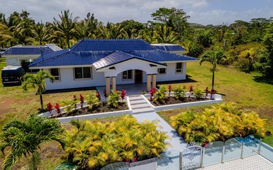 Beach Home For Sale in Keaau, Hawaii