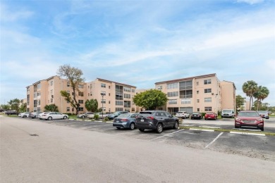 Beach Condo For Sale in Lauderdale Lakes, Florida