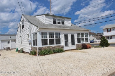 Beach Home For Sale in Lavallette, New Jersey