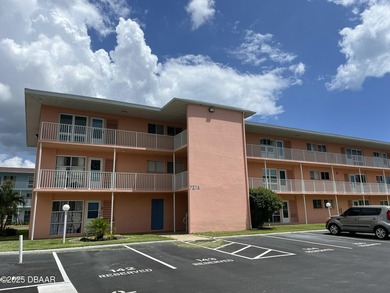 Beach Condo For Sale in Daytona Beach, Florida
