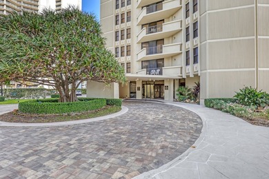 Beach Condo For Sale in Riviera Beach, Florida